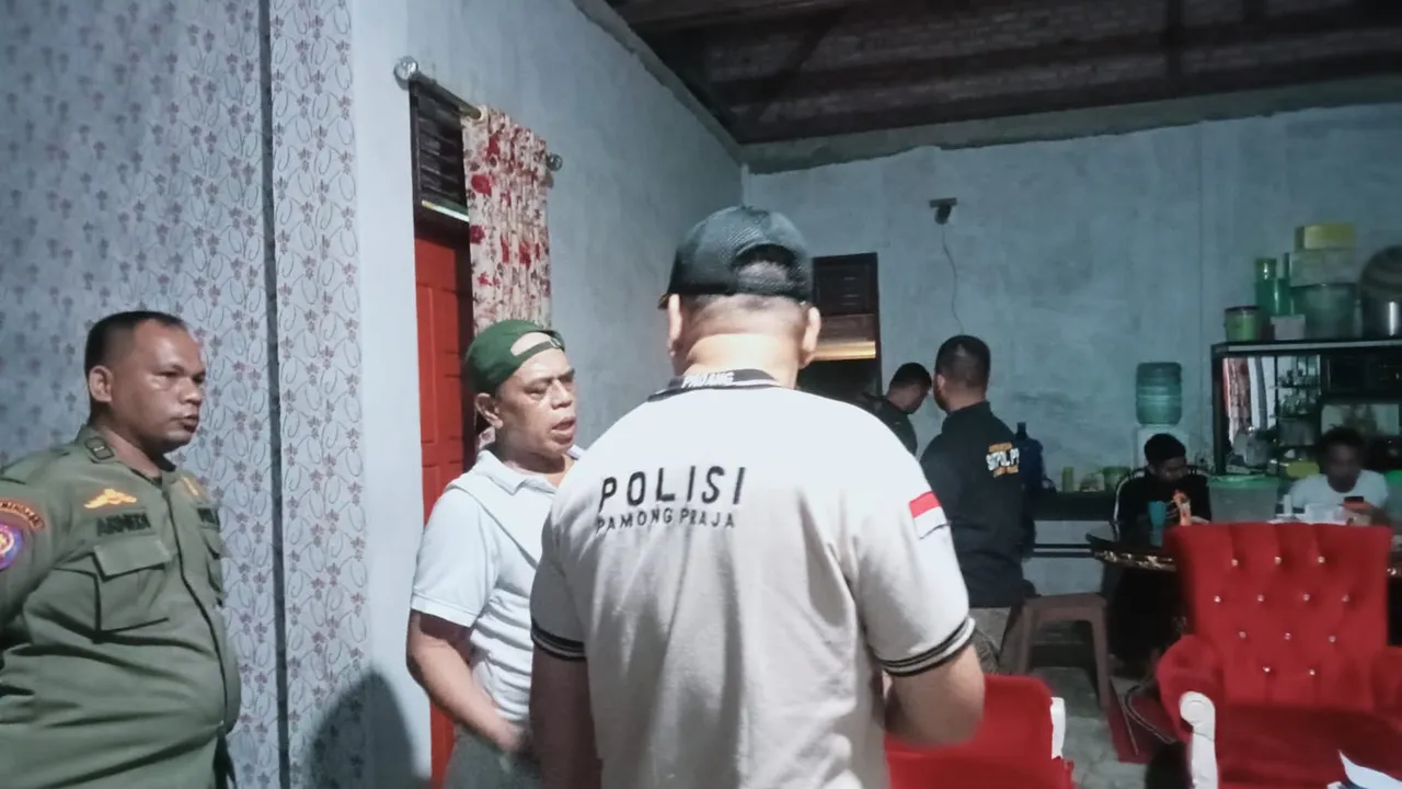 Kuat Beking Cafe H. BUlKAINI (Pak Bul) di duga Pemerintah kabupaten Pasaman Barat lemah tidak bisa mengatasi kafe remang2 yang terletak di Jorong Jambu Baru Aua Kuniang