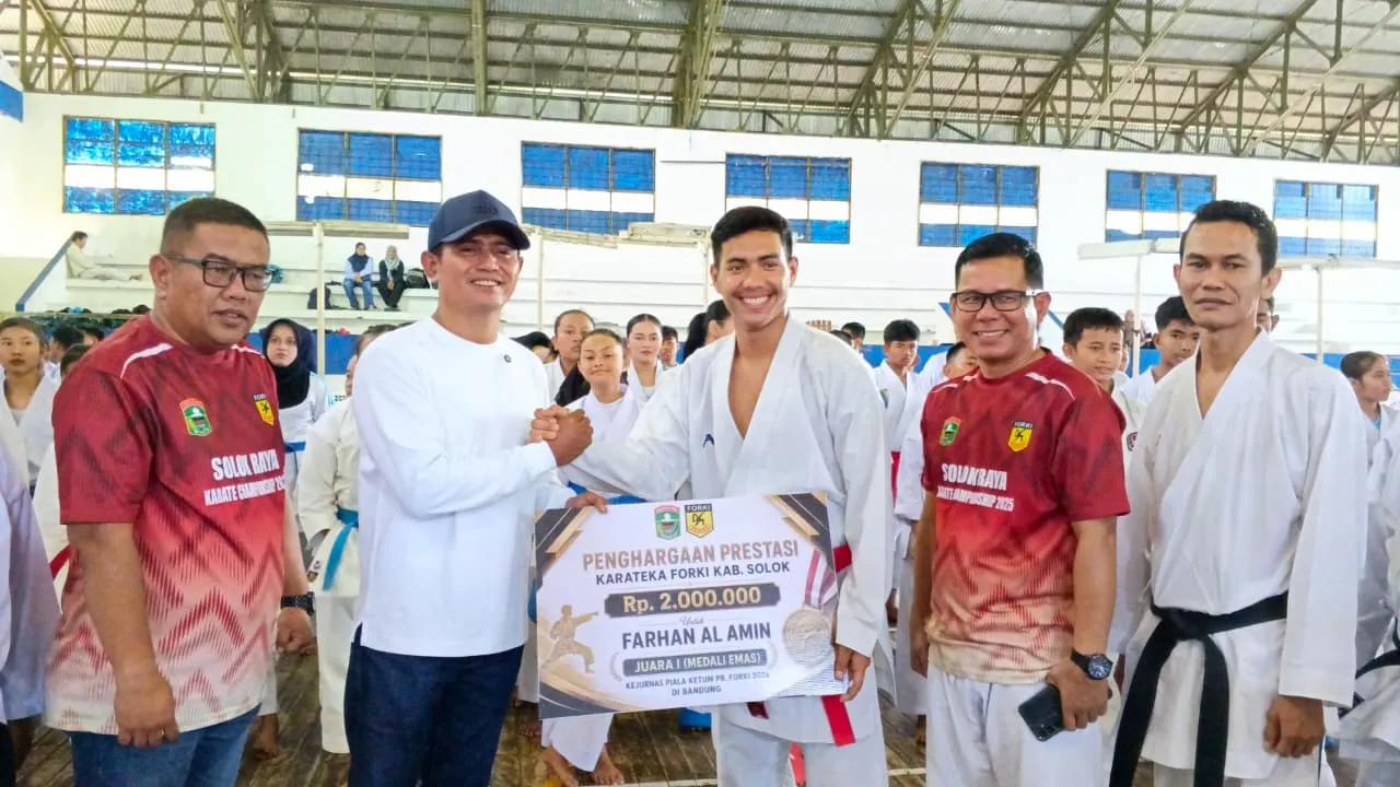 Bupati Solok Motivasi Atlet Karate FORKI Saat Latihan Gabungan di Kotobaru
