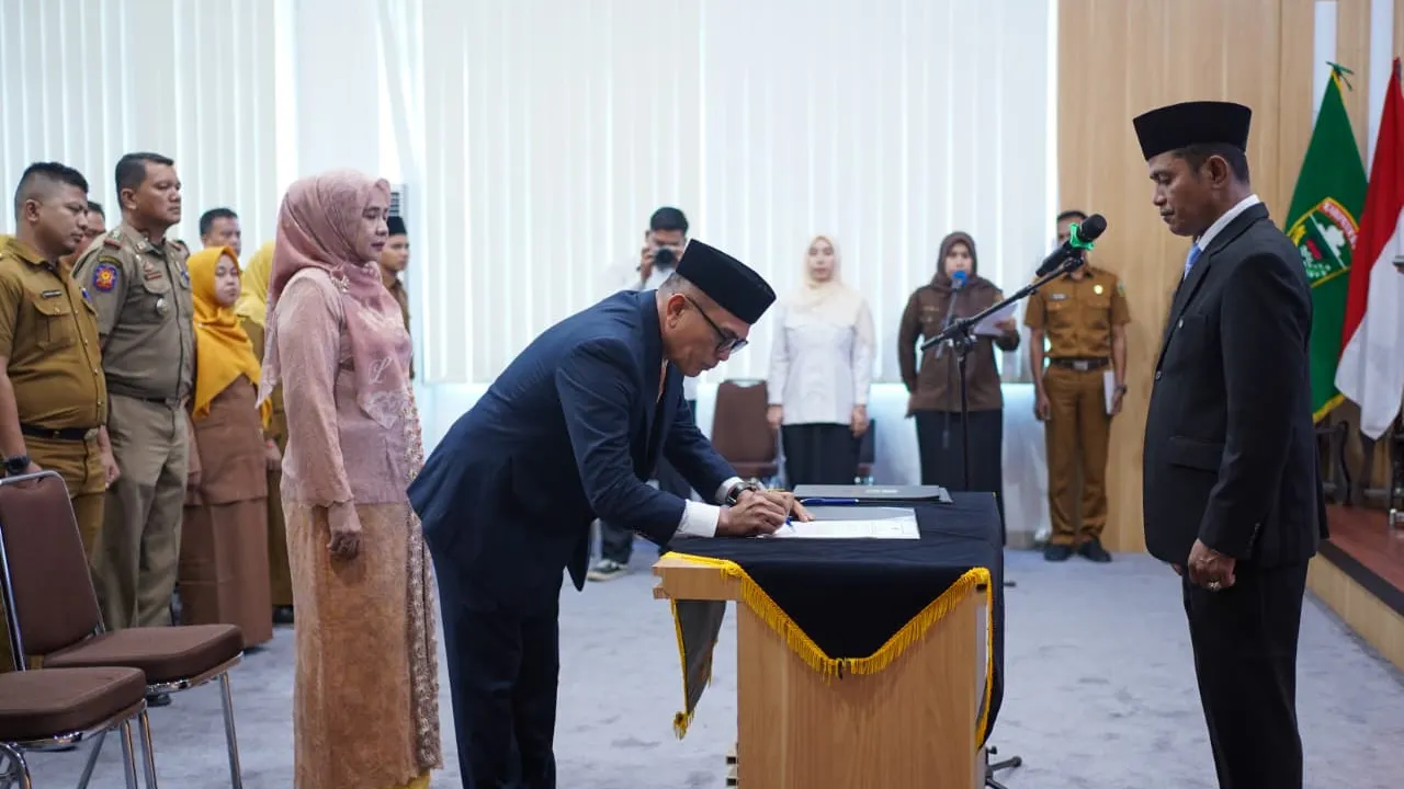 Jefrizal Resmi Jabat Penjabat Sekretaris Daerah, Bupati Tekankan Birokrasi Melayani Masyarakat